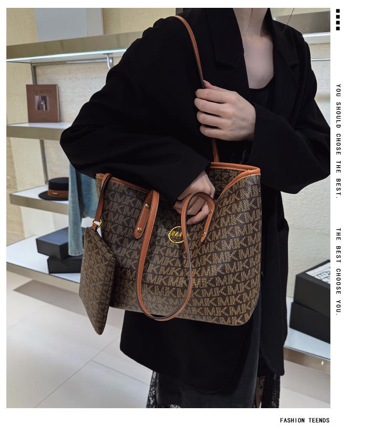 2025 Four Seasons Large-Capacity Versatile Shoulder Tote Bag