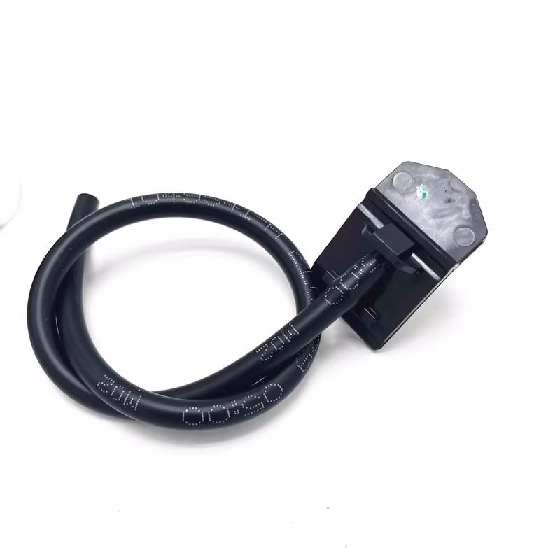 For NISSAN 2008-2012 ALTIMA Front Windshield Spray Nozzle Wiper Spray Nozzle Auto Parts
