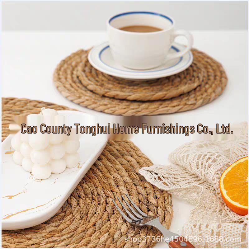 Rattan Heat-Resistant Insulation Mat for Pots, Bowls, Plates, Coasters, Teapots, and Casseroles.