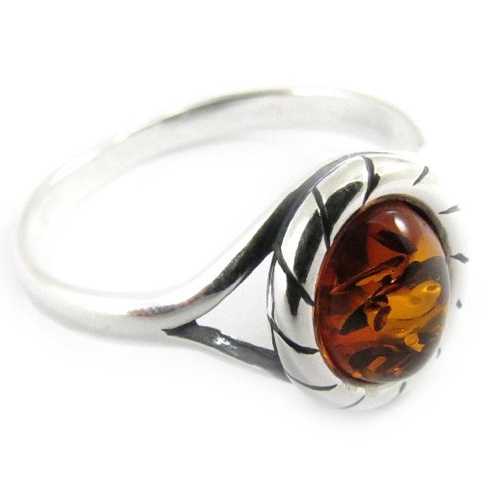 Серебряное кольцо с янтарем 'Inspiration'