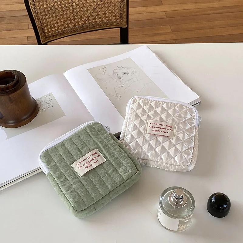 Милые мягкие квадратные косметички, небольшой органайзер для туалетных принадлежностей, косметики, дорожные портативные тампоны, наушники, карты, сумки для хранения денег, монет
