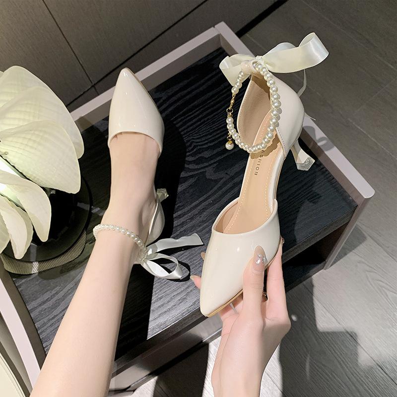 Модные туфли на высоком каблуке с французским жемчугом 2024 года, весна и осень, новый стиль, темперамент, тонкий каблук, заостренный носок, простые босоножки, женская обувь Eté Luxe