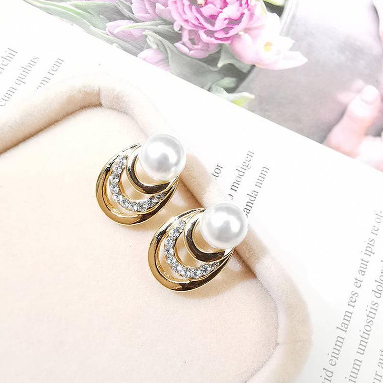 Элегантные жемчужные серьги в корейском стиле: Универсальная, трендовая мода для женщин