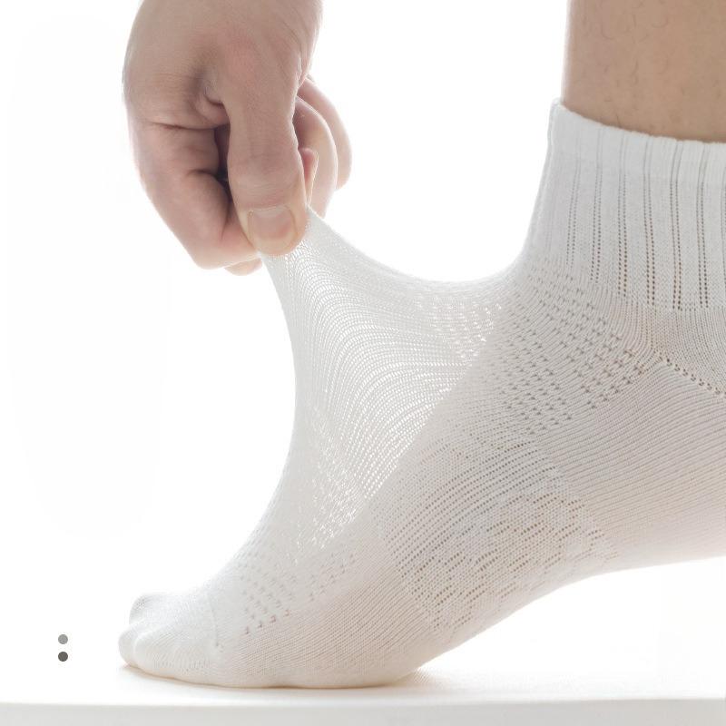 Men's Spring and Summer Short Socks In Solid Color, Boneless Cotton Socks, Odor-proof and Non-removable, and Autumn Mid-calf Socks