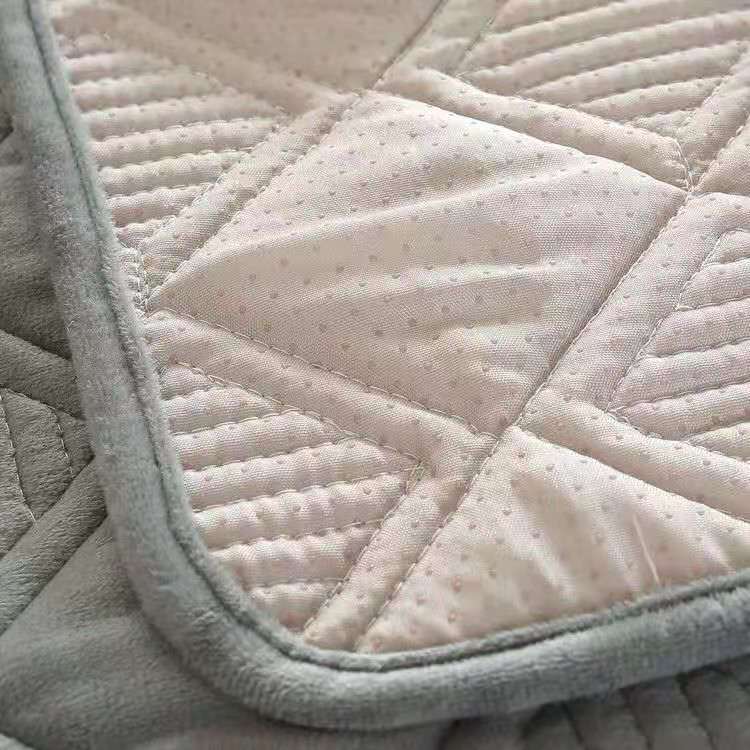 Короткое плюшевое полотенце для дивана серого цвета, европейское короткое утепленное стеганое покрытие для дивана, противоскользящее европейское покрытие для дивана для гостиной