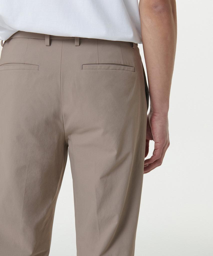 MUSINSA STANDARD Sporty Slim Fit Slacks [Grayish Beige]