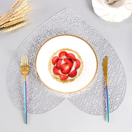 Полый термостойкий коврик для столовых приборов в форме сердца, защитный коврик для стола, противоожоговый износостойкий материал, коврик для домашнего обеда, свадебное украшение