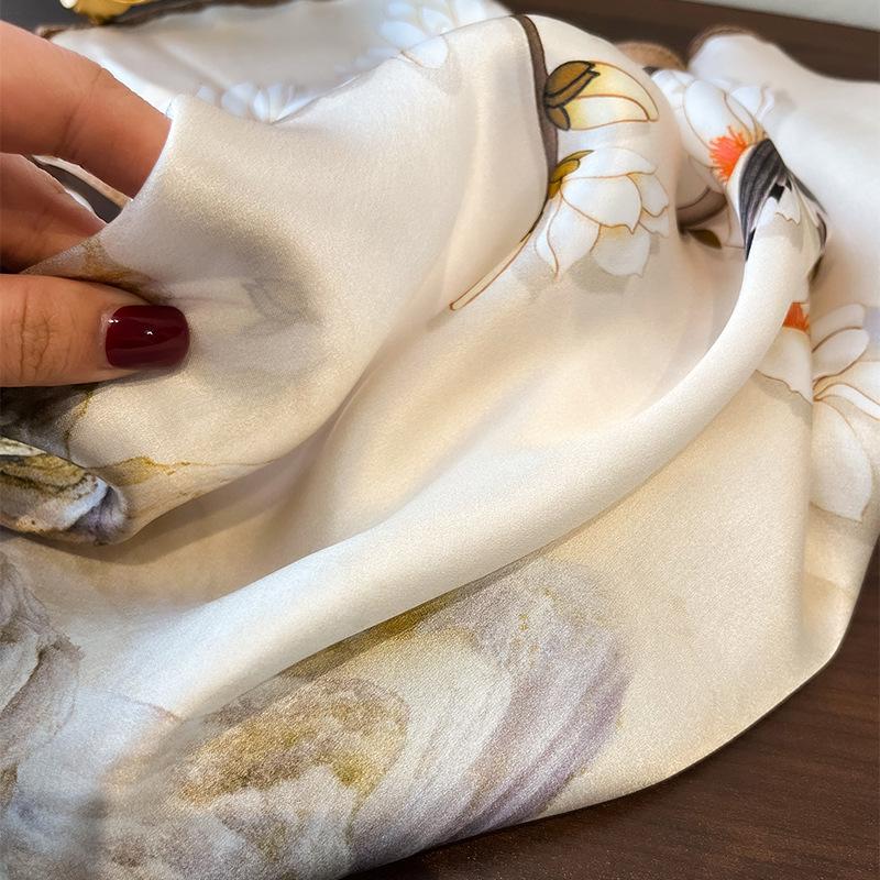 Spring new Chinese elegant silk scarf women's new fashion light luxury plain crepe satin square scarf 111% mulberry silk scarf