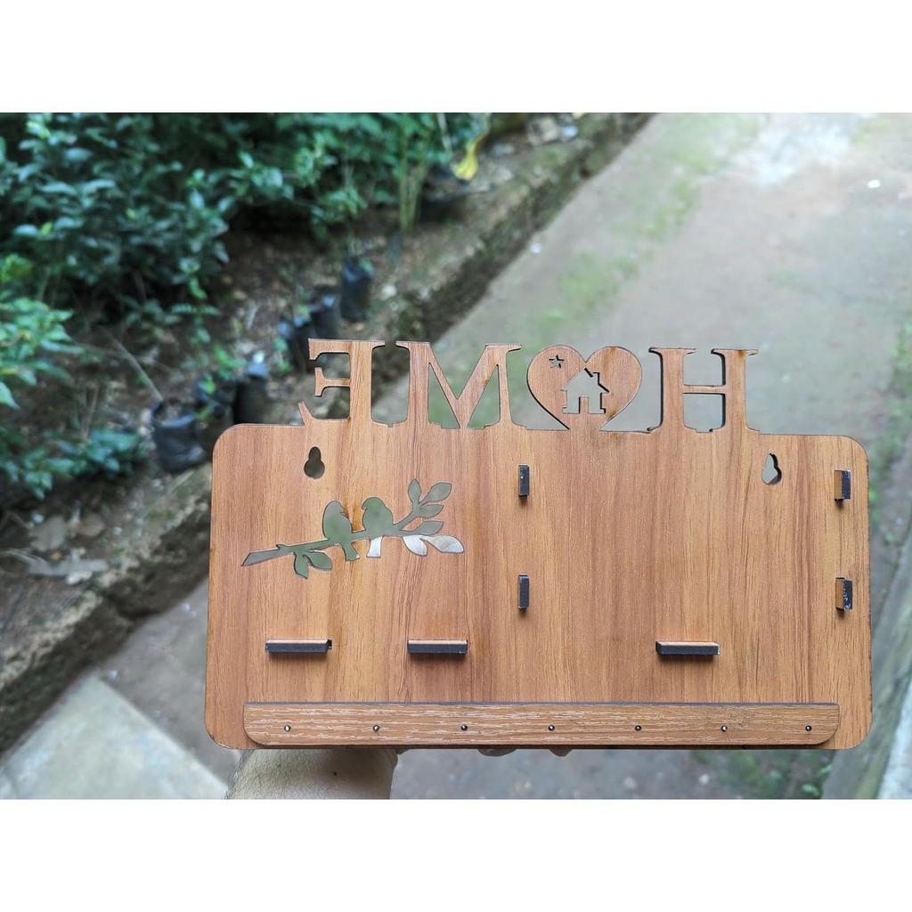 Деревянная полка с матовой отделкой, дизайнерская домашняя боковая настенная полка, ключница с 7 крючками для ключей (коричневый)- Предметы домашнего декора, Предметы украшения Дивали