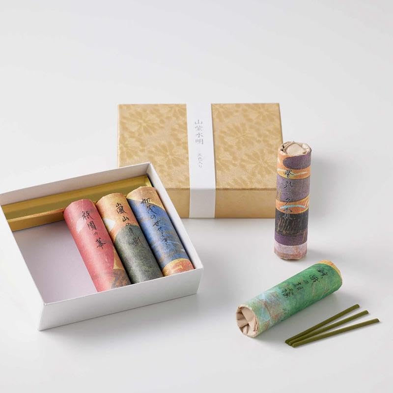 Low-smoke Kyoto incense sticks from Kyoto Kosaido Sanshisuimei, a series of incense sticks infused with natural fragrances (Sanshisuimei Stick Mix)