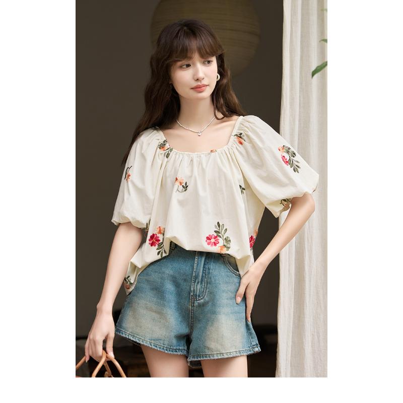 Mishow Женская блузка 2023, летняя новая корейская стильная вышивка с квадратным воротником и пышными рукавами, повседневный топ с цветочным принтом MXC38X0092