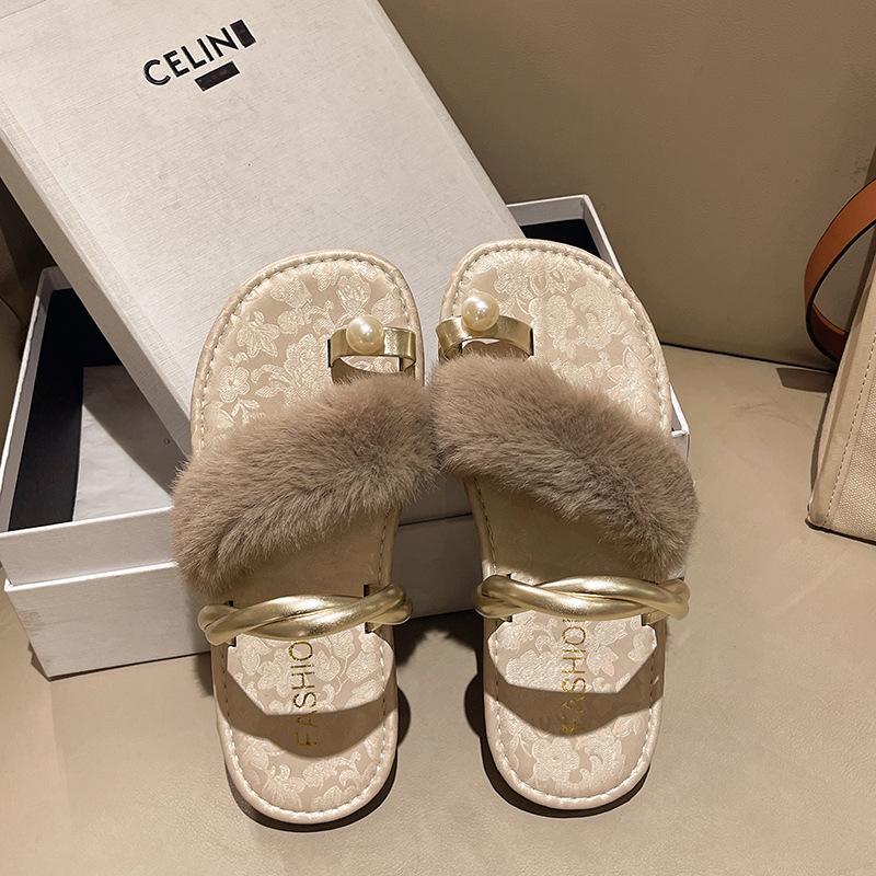 Niche High-end Flat-bottomed Slippers for Women's Outerwear 2025 Summer New Fashion Casual Cover Toe Beach Sandals