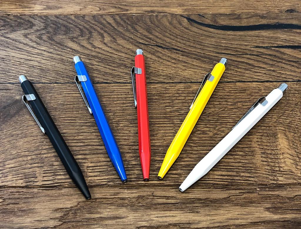 Caran d'Ache Шариковая ручка, на водной основе, 849 Матовый красный, NF0846-070, Официально импортирована