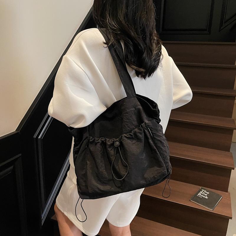 Large Capacity Tote Bag Women's 2025 New Trendy Casual Lightweight Commuter Bag One Shoulder Pleated Drawstring Laptop Bag
