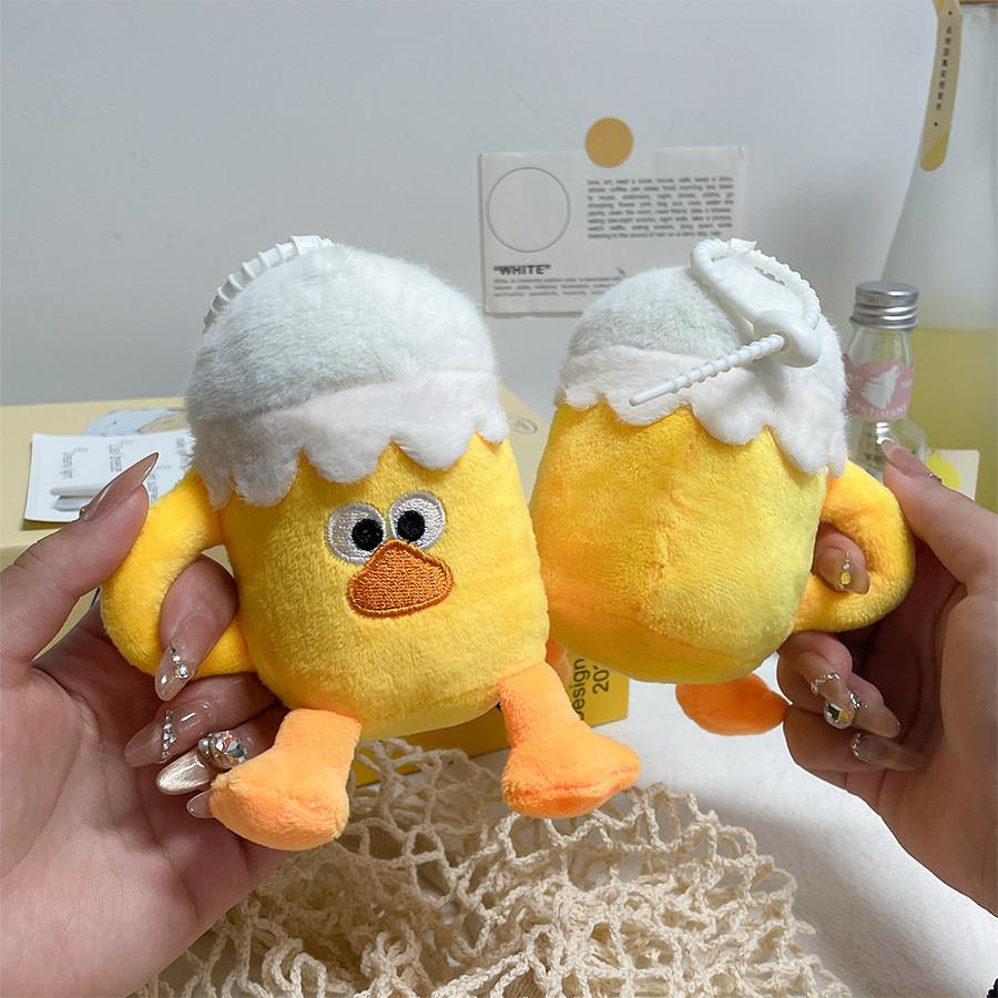 Плюшевая игрушка Утка с пивом, наполненная ПП-хлопком, для подарка ребенку и коллекционирования. Веселая.