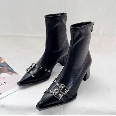 2024 Женская дизайнерская обувь с пряжкой, женские эластичные ботинки до щиколотки, модные короткие ботильоны с острым носком