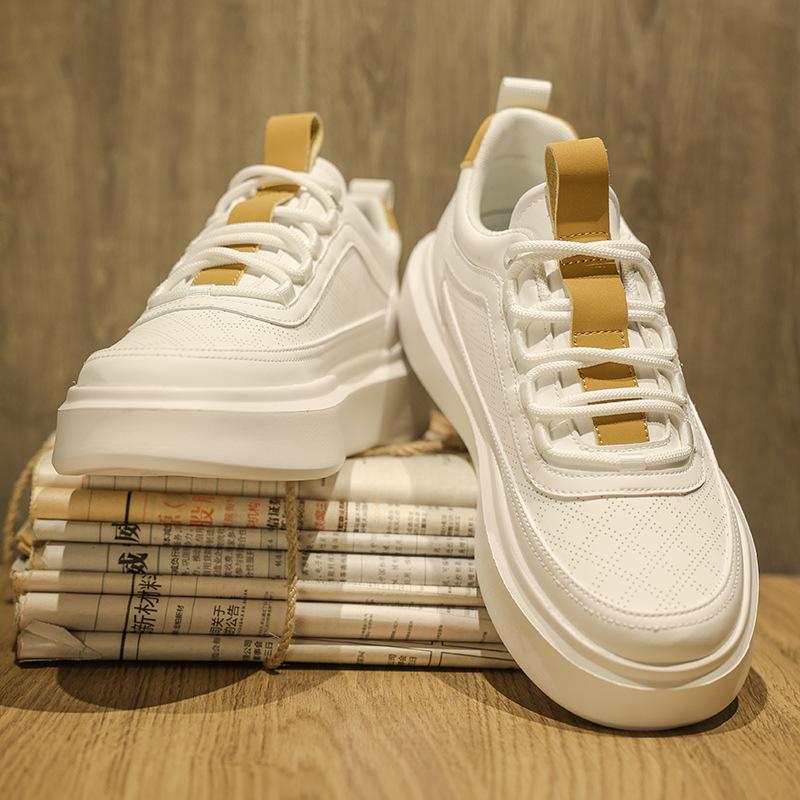 Маленькие белые туфли мужские 2024 новый зимний тренд увеличение внутренней высоты спортивная и повседневная обувь мужские универсальные дышащие туфли с толстой подошвой