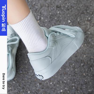 Дымчато-голубые кеды женские 2025 весна и лето новая обувь-хлебцы нишевые универсальные на толстой подошве с увеличением роста повседневные белые туфли
