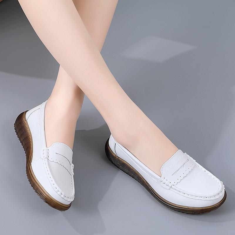 Модная кожаная одинарная обувь Повседневная обувь для мамы Лоферы с мелким вырезом Корейская версия Мягкая подошва Круглый носок Закрытая стопа Фото Обувь Дуду