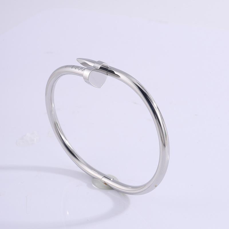 1Pcs Silver Love Bracelet Stainless Steel Heart-shaped Bracelet Women Advanced and Non Fading Titanium Steel Jewelry