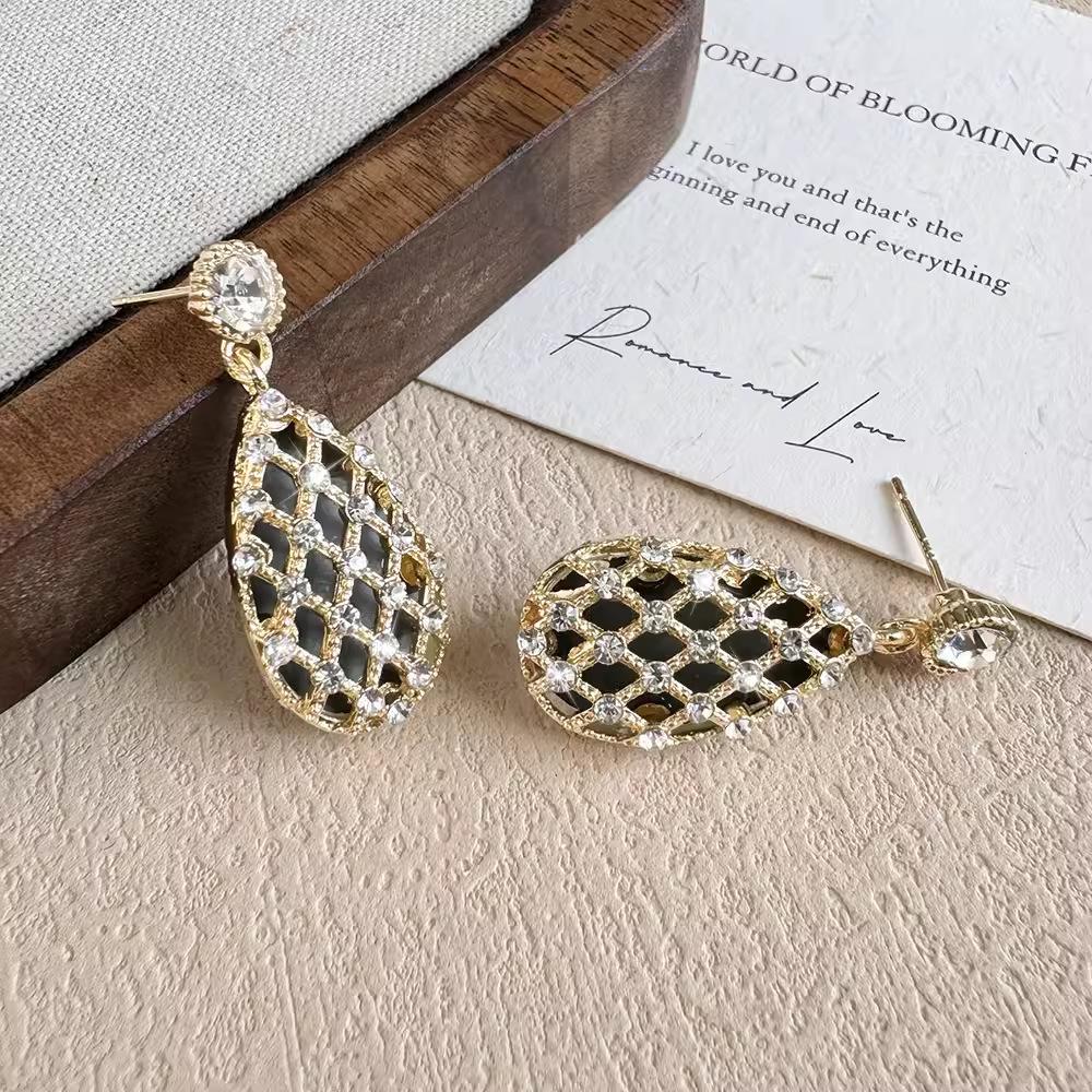 Серьги Tide, женственность, первоклассное чувство, легкая роскошь, нишевый дизайн, длинные серьги с бахромой в форме капли воды, инкрустированные бриллиантами.