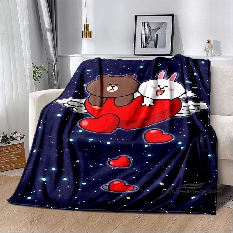 The BROWN & FRIENDS blanket is crafted from flannel material, offering a fluffy, soft, warm, and comfortable feel. Suitable