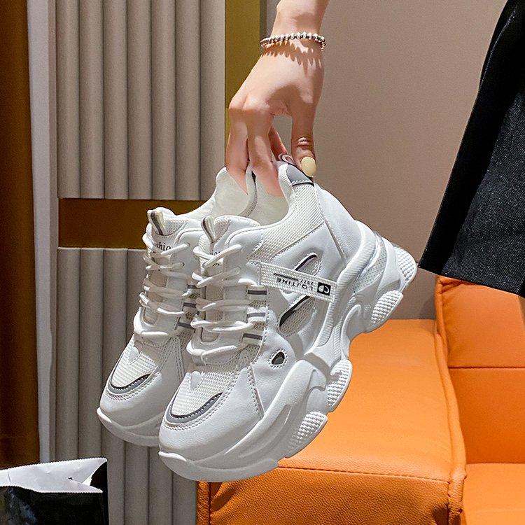 Модная дешевая 2024 Ретро Женская обувь лето Обувь на платформе Повседневные кроссовки Универсальная дизайнерская обувь Высококачественные женские кроссовки