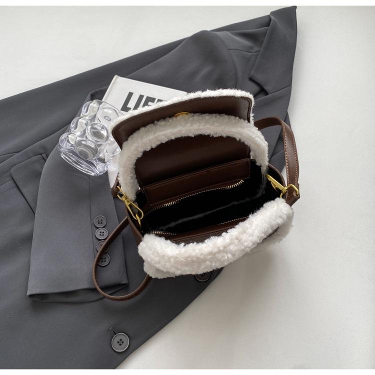 IELGY Нишевая популярная сумка Mao Mao сращивания портативная маленькая квадратная сумка, модная универсальная сумка через плечо