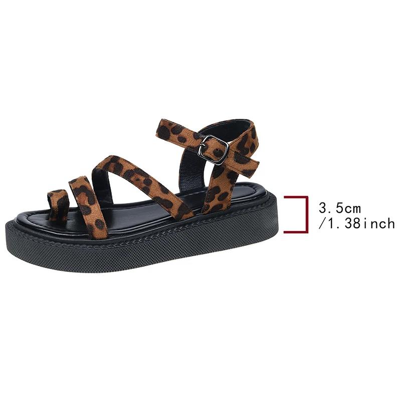 Модные женские леопардовые флоковые сандалии на платформе, летние новые сандалии-клипсы на танкетке, женская мода 2025, толстая подошва, нескользящие сандалии для женщин