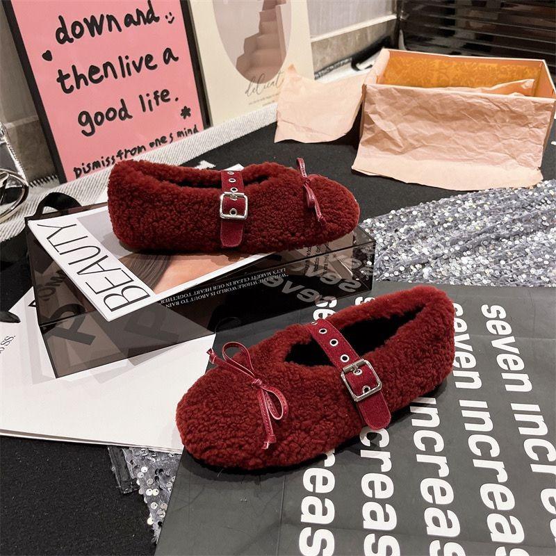 2024 Новые женские туфли Мэри Джейн на плоской подошве с бантом, зимние пушистые плюшевые модные новые однотонные удобные теплые балетки с пряжкой