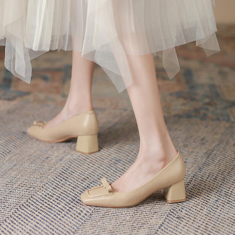 Новые модные туфли на массивном каблуке, новые туфли-лодочки с квадратной головкой, женские бабушкины туфли на среднем каблуке с низким вырезом и бантом