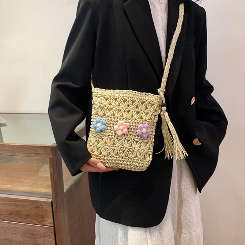 Straw Beach Bag Summer Woven Tote Bag with Tassels Floral Decor Shoulder Bag for Women Straw Purses and Handbags Rattan Boho Bag Raffia KTY