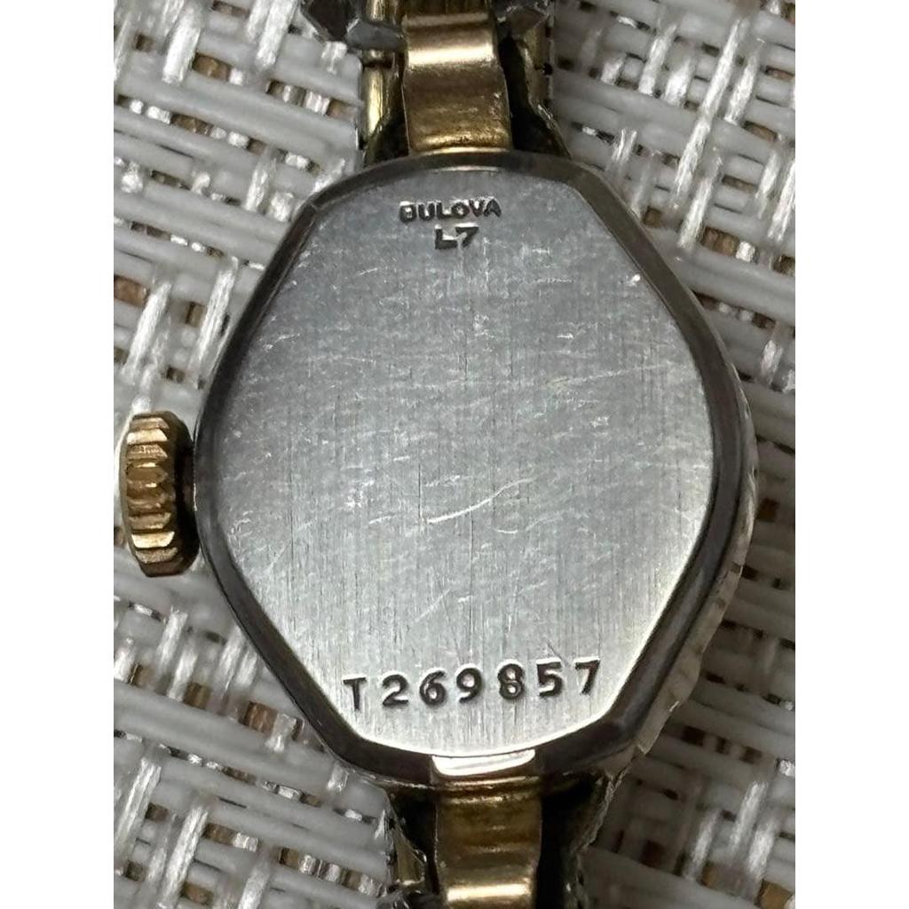 Б/у [Редкая модель] Ручной завод Bulova золото/серебро с фото на руке
