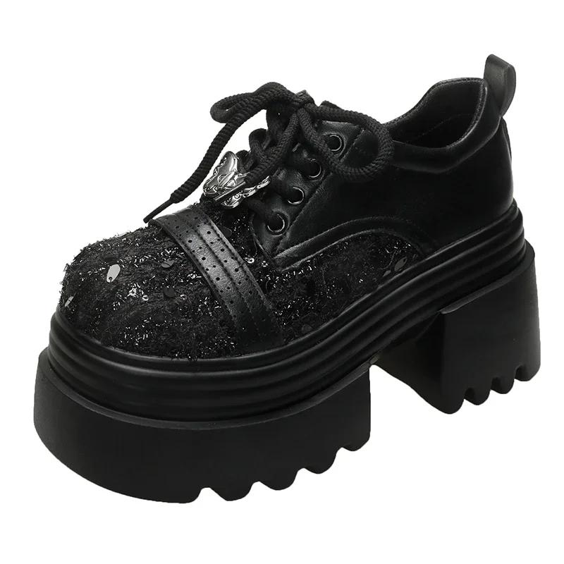 Мода 9,5 см Весна Женские Блестящие Туфли на Высоком Каблуке Новинка 2025 Платформа Повседневная Обувь для Ходьбы Нескользящие Танкетки Кожаные Массивные Кроссовки На Шнуровке Туфли