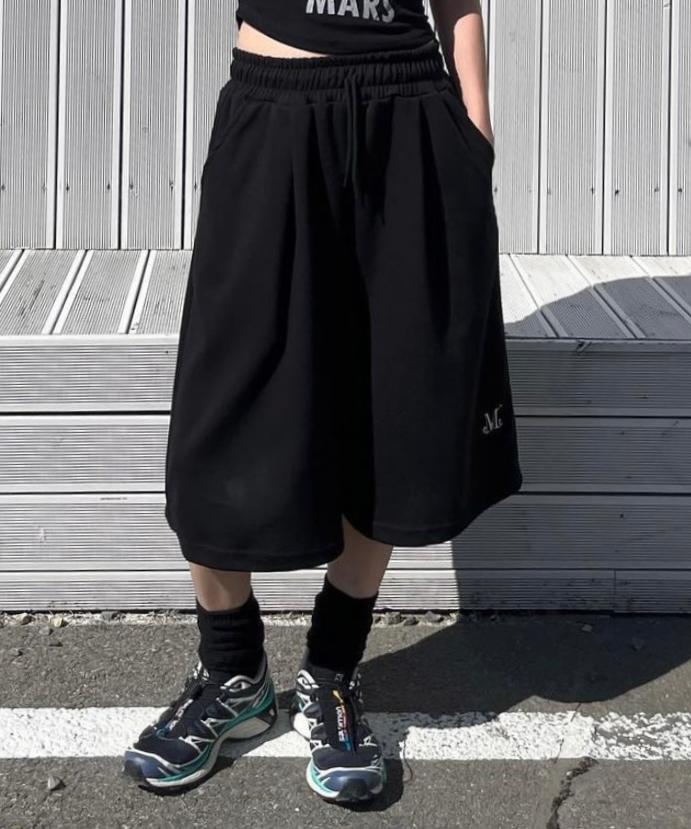 MUCENT Unisex Bermuda Sweatpants 3/4 Length Shorts (Black, Gray)