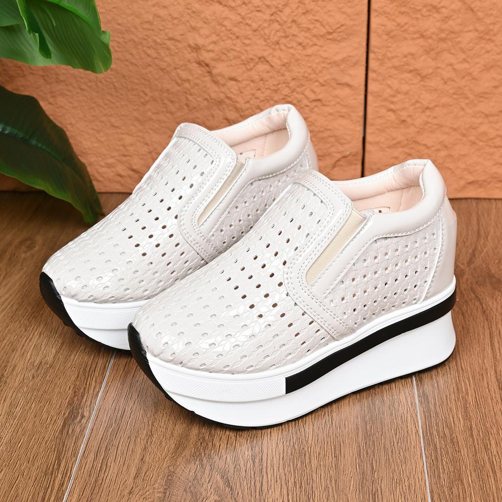 Мода Новые Вулканизированные Туфли с Вырезами Женские 2025 Весна Осень Однотонные Увеличение Роста Женская Обувь Повседневные Слипоны Кроссовки на Платформе