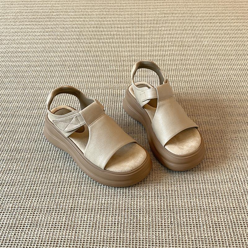 Место!! Ретро повседневные сандалии на платформе с открытым носком, красивые женские летние новые универсальные на мягкой подошве, увеличивающие рост, римские туфли