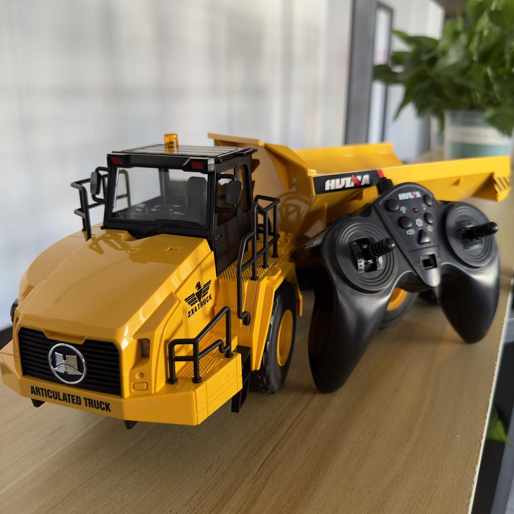 Non-Toxic 1/18 Rc Truck Dumper Huina 1553 Excavator Crawler 9Ch 2.4G Radio Controlled Car Electric Vehicle Tractor Model Toys For Children Gift