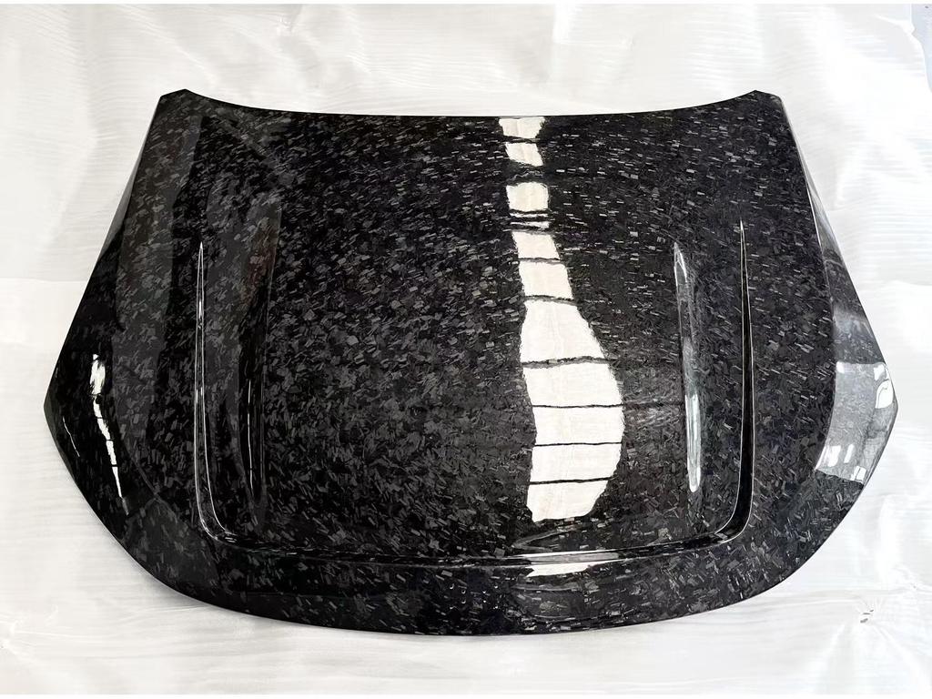 Xiaopeng P7 Forged Carbon Fiber Engine Hood Modification