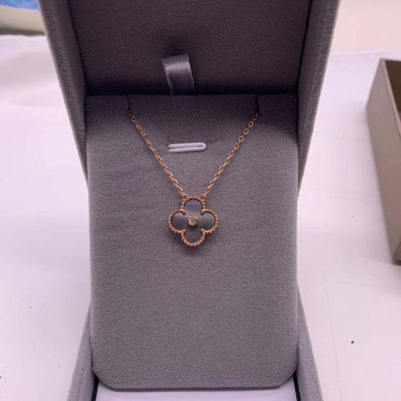 Легкое роскошное ожерелье с подвеской в виде четырехлистного клевера, рябчика, красного агата и малахита на золотой цепочке