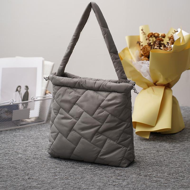 Зимняя сумка-тоут женская большая вместительная сумка Diamond Down Bag повседневная универсальная сумка через плечо Super Fire Cloud Tide