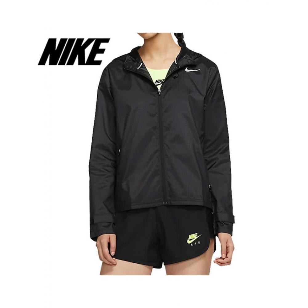 Nike Женская куртка S eSSentialS Cu3217 010