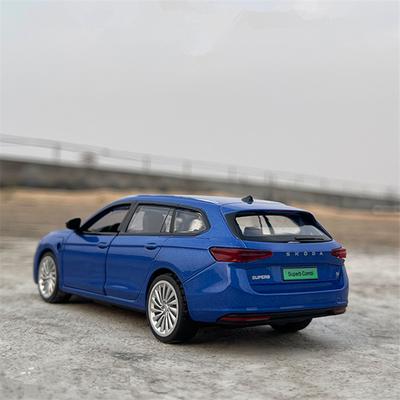AAABW1 1:43 SKODA SUPERB Combi IV Универсал на литых дисках Автомобиль Модель Литьевой металл Модель автомобиля Высокая симуляция Коллекция Подарки для детей