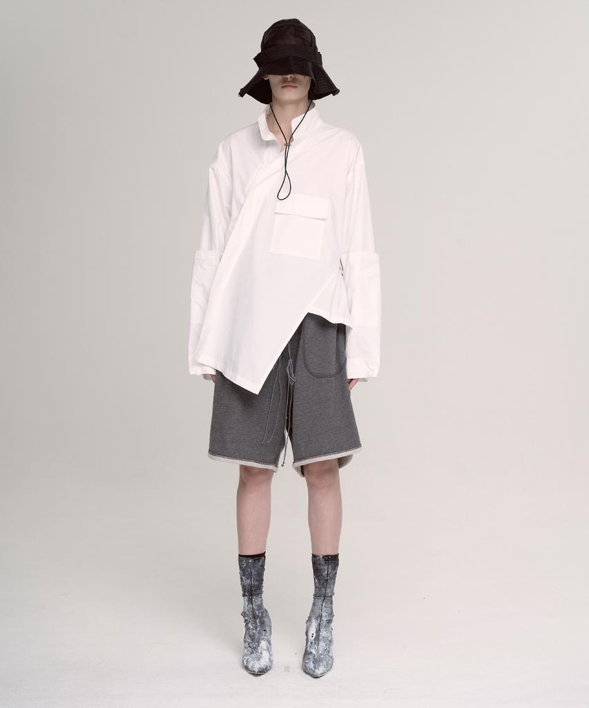Aseupalageoseu Asymmetrical Multi-Button Pocket Shirt_White