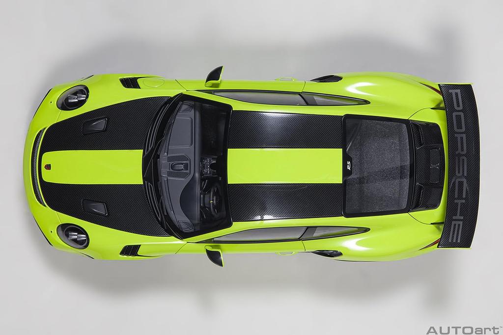 AUTOart Porsche 911 GT2 RS Пакет Weissach Светло-черный Готовый продукт 1/18 (991,2) Зеленый/Углеродный