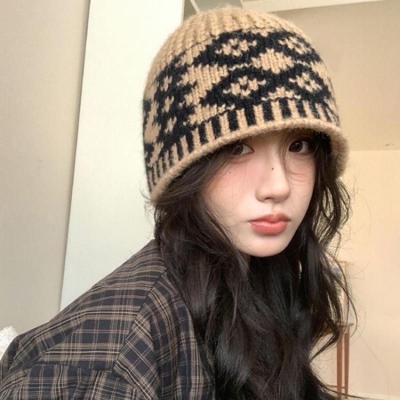Diamond-shaped versatile bucket hat, cold-proof knitted wool hat, niche pullover hat, fisherman hat with vintage jacquard design