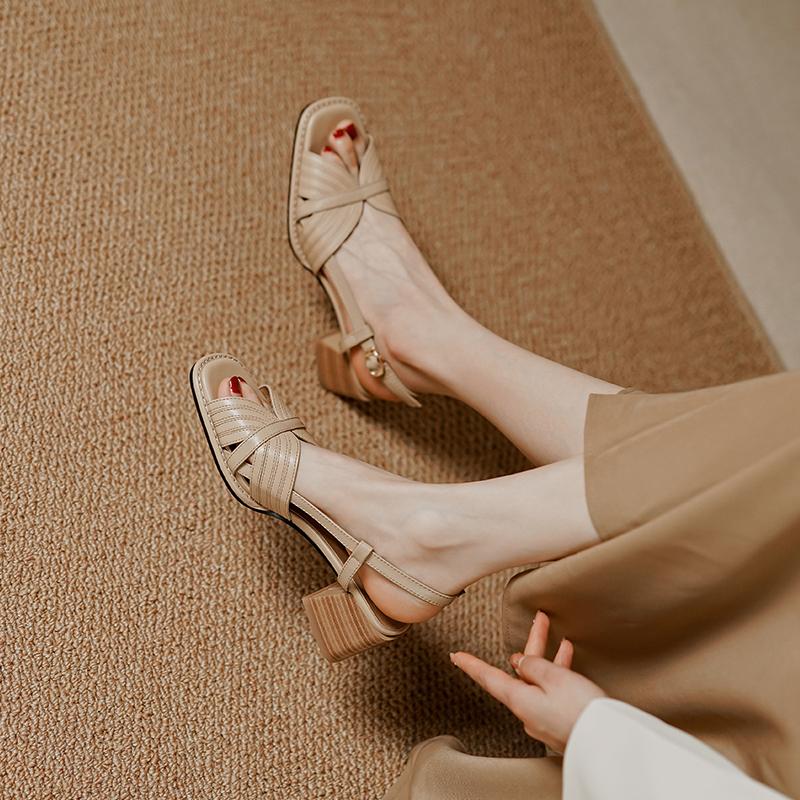 2024 Новые летние женские сандалии из натуральной кожи с пряжкой на ремешке, женская обувь, размер 34-42, однотонные, лаконичные, с обхватом щиколотки, женская обувь для вечеринок