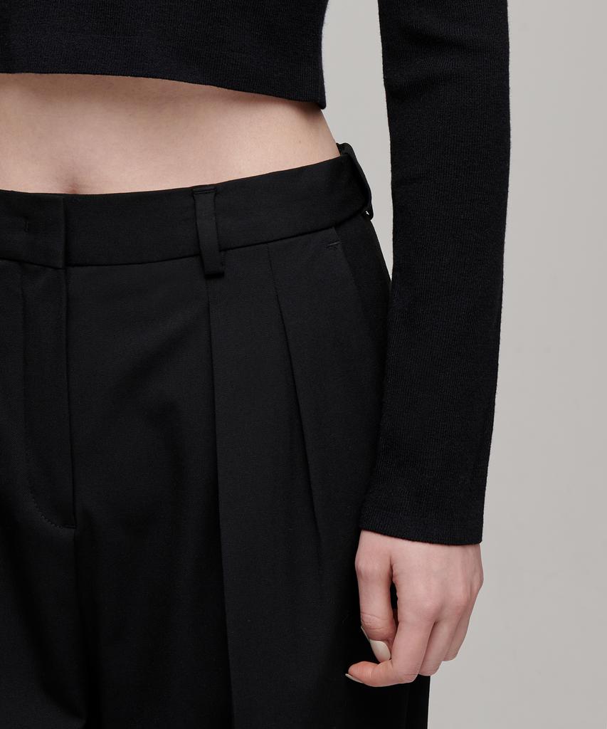 MUSINSA STANDARD WOMAN Women'S Slim Crop Mock Neck Knit [Black]