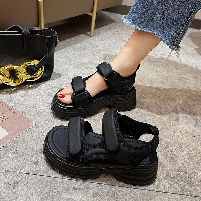Спортивные сандалии женские лето 2025 новые интернет-знаменитость платформа-маффин липучка повседневные универсальные римские пляжные туфли