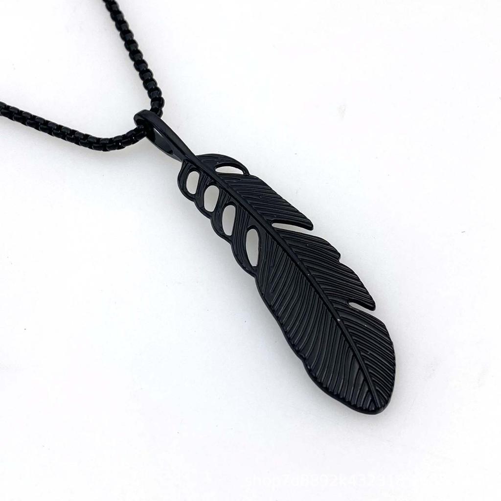 Personalized Hip Hop Retro Takahashi Feather Pendant Titanium Steel Necklace Fashion Simple Style Sweater Chain Accessories